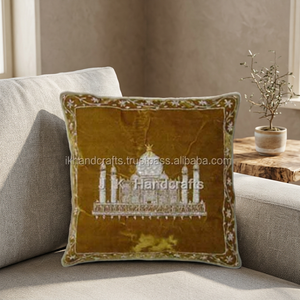Housses de coussin en velours design de forme carrée élégante avec broderie de travail manuel Zardosi accessoires décoratifs pour hôtels et maisons - Product Image 2