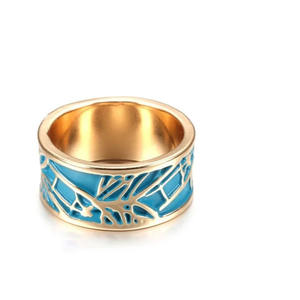 Anello Geometrico Smaltato Q056, Gioiello Unisex alla Moda per Feste, Design con Intarsio Blu in Tono Oro - Product Image 4