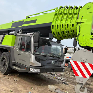 Grue sur camion Zoomlion ZTC2200 d'occasion de 220 tonnes, équipement de levage haute fiabilité avec pièces de qualité supérieure pour la construction - Product Image 1