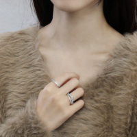 Bague ouverte ajustable pour femme, design tendance en cuivre, luxe léger, scintillante, design de niche, sensation haut de gamme