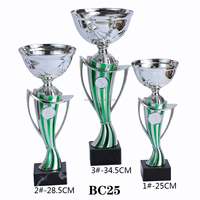 Trophées et médailles créatifs de compétition de danse en gros de la marque Phoenix – Coupes et récompenses sportives en métal pour le football (or, argent)