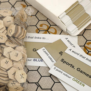 アクセサリー付きのカスタマイズされた環境にやさしい板紙ゲームセットボードゲームメーカー - Product Image 3