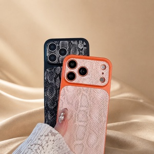 เคสโทรศัพท์กันกระแทกหนังงูสำหรับ iPhone พร้อมโลโก้แบบกำหนดเอง - Product Image 2
