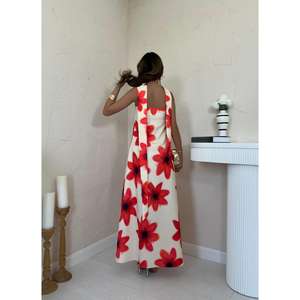 Elegante vestido de madre de la novia con estampado floral, corte en A, tirantes finos, tela tejida, vestido largo amarillo. - Product Image 1