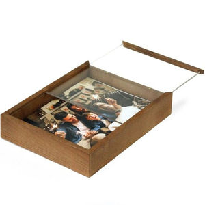 Confezione regalo personalizzata in legno con nome personalizzato con incisione personale piccola scatola media grande con coperchio in vetro e fodera in velluto - Product Image 1