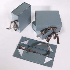 Scatole di abbigliamento di lusso personalizzate per imballaggio in cartone vestiti/<span class=keywords><strong>scarpe</strong></span> scatola regalo magnetica bianca opaca con nastro - Product Image 3