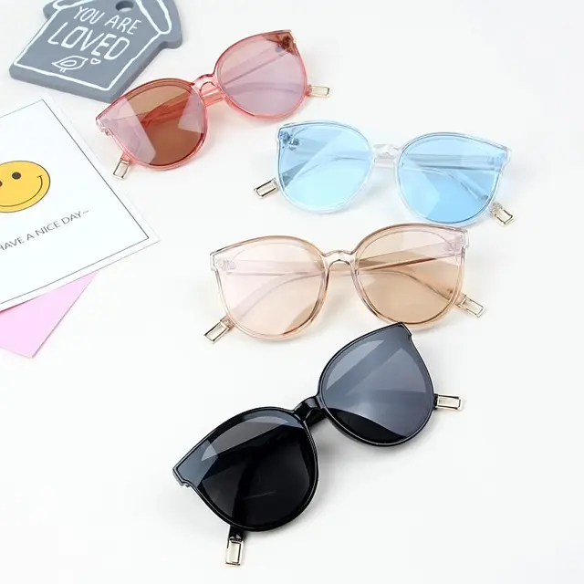 UV400 संरक्षण फैशनेबल बच्चों रंगों धूप का चश्मा लड़कियों Eyewear M2100