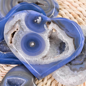 Venta al por Mayor de Piedras de Ágata Azul Talladas en Forma de Corazón, Cristal Pulido, para Regalo de Feng Shui - Product Image 4