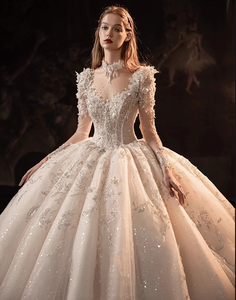 Robe de mariée de luxe vintage à sequins et perles ZX-2258, robe de bal élégante de princesse à manches longues avec traîne longue - Product Image 4