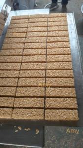 Barre nutritionnelle d'approvisionnement d'usine faisant la machine Machine de fabrication de biscuits <span class=keywords><strong>granola</strong></span> Support personnalisation Barre protéinée faisant la machine - Product Image 6