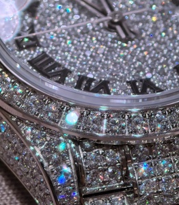 Montre mécanique de luxe pour homme en acier inoxydable, entièrement pavée de diamants Moissanite VVS, style Hip Hop Bling, avec logo personnalisé et chiffres romains, entièrement sertie de pierres. - Product Image 1