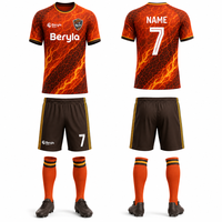 Tenue de football personnalisée flamboyante rouge-orange, unisexe, sublimation, séchage rapide, respirante, pour équipes, vente en gros, fabricant OEM, usine