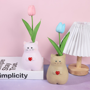 Vase en résine en forme de chat avec motif cœur pour décoration de bureau, cadeau de la Saint-Valentin - Product Image 5