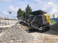 MONDE Concasseur à mâchoires mobile compact pour le recyclage du béton et la production d'agrégats