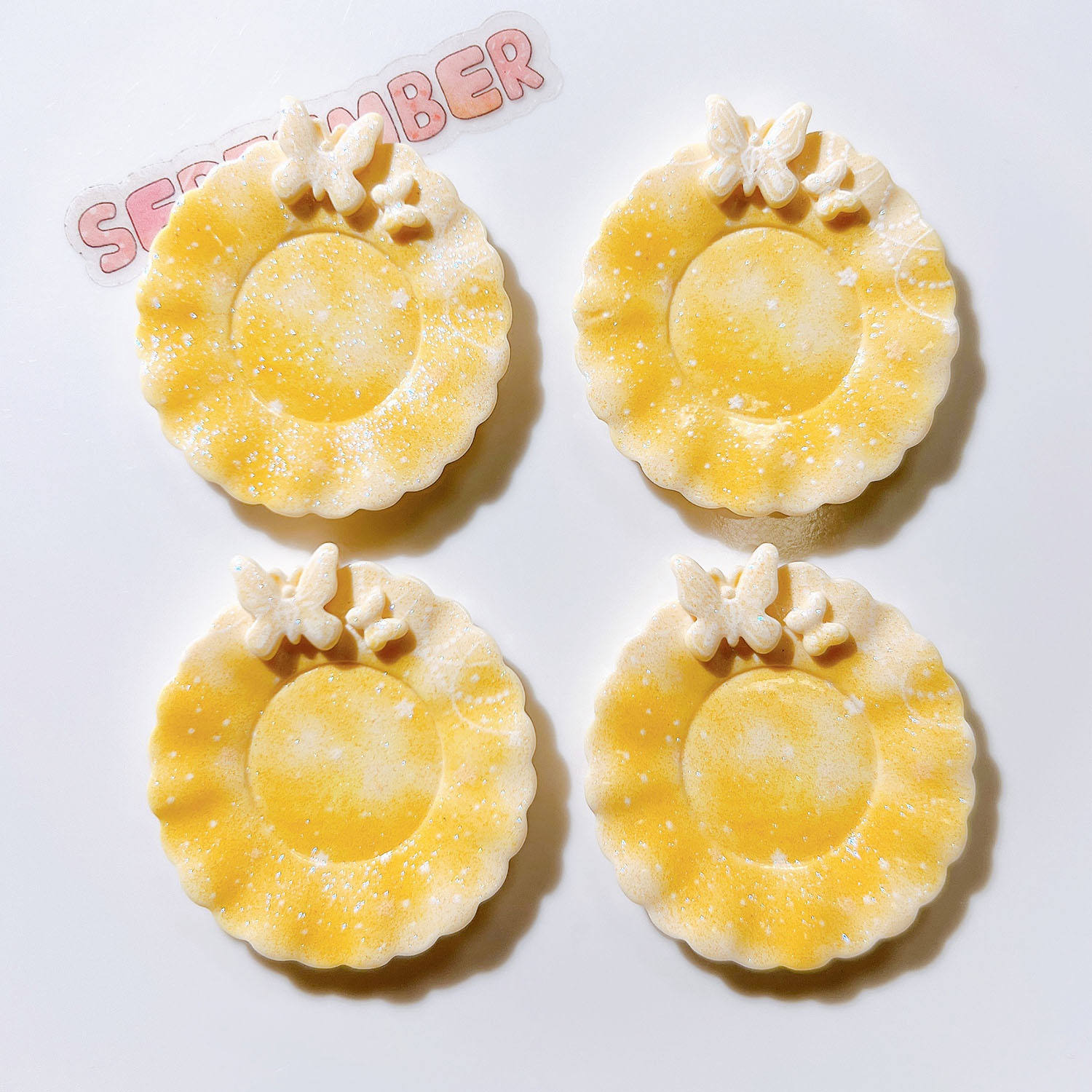 สีเหลือง