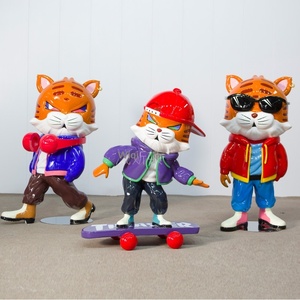 Ensemble de sculptures de tigres stylisées en fibre de verre de Weston Commercial Activity Center avec personnalisation créative pour la maternité - Product Image 2