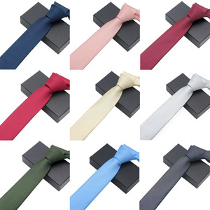Corbata de hombre de Flores rotas a cuadros ultraestrechas de poliéster puro liso para ocasiones formales - Product Image 4