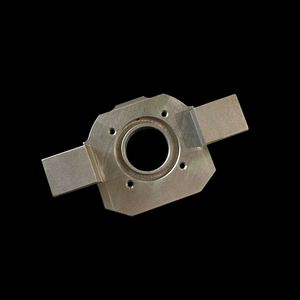 Service de fabrication CNC de haute qualité en fonte pour pièces de moteur sur mesure - Product Image 1