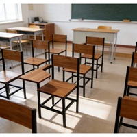 Chaise d'étudiant en bois robuste et moderne avec hauteur réglable et design empilable pour les étudiants universitaires