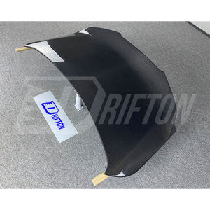 Almacén de Drifton en EE. UU. |    Tapa de Maletero Trasero Deportiva de Fibra de Carbono Estilo Ala con Acabado Brillante para Infiniti Q60 - Product Image 1