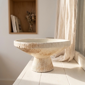 Vase à fleurs en céramique artisanale Wabi Sabi sur mesure, vintage, en terre cuite vieillie, pour la décoration de la salle de séjour d'un hôtel - Product Image 3