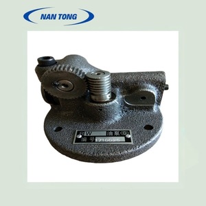 Pompe à huile Nan Tong pour machine à coller sur chaîne de montage, numéro de pièce 1710025 - Product Image 1