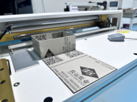 Machine semi-automatique de rainurage en V et de découpe d'angles pour boîtes rigides, rainureuse pour carton et boîtes à programmation automatique