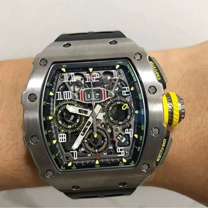 Montre mécanique de luxe pour homme avec boîtier en titane, chronographe Flyback, réserve de marche de 55 heures et mouvement squelette - Product Image 2