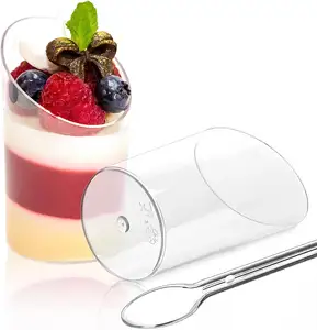 Tazas de parfait de plástico transparente de 2,2 oz, Mini tazas de postre con cucharas, tazas reutilizables para servir fiestas, vasos de chupito de postre inclinados redondos