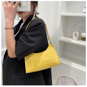 Bolso cuadrado pequeño para axila superventas, nueva moda para mujer, bolso de hombro de grano de piedra con textura francesa Popular - Product Image 4