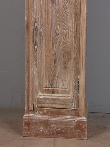 Vitrine en bois massif avec design élégant en verre et étagères de rangement spacieuses pour les maisons modernes - Product Image 4