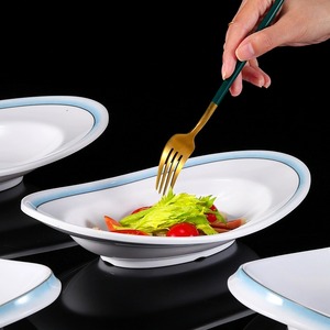 Vente en gros de <span class=keywords><strong>vaisselle</strong></span> en <span class=keywords><strong>mélamine</strong></span> forme de <span class=keywords><strong>bateau</strong></span> moderne plats de restaurant gastronomique plats de service de cuisine ustensiles - Product Image 2