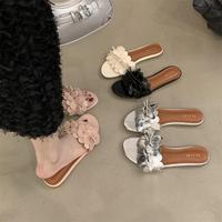 Nouvelles sandales plates à bout ouvert pour femme, style féerique argenté, idéales pour l'extérieur et assorties aux robes, collection été 2025