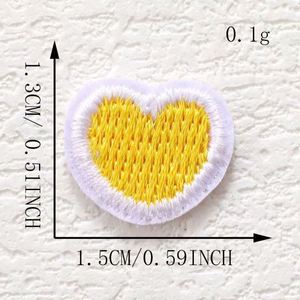 Juego de Parches de Corazón Bordados Termoadhesivos de Diferentes Colores para Ropa y Camisetas - Product Image 6