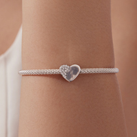 Breloque en forme de cœur avec pavé de cristaux ronds, plaqué rhodium, bijoux romantiques pour cadeau unisexe