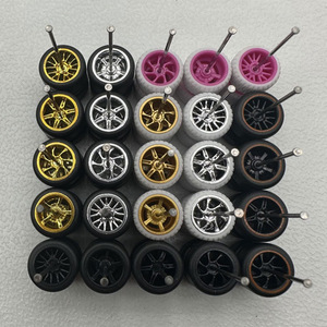 Ruedas de Plástico ABS Doradas Personalizadas a Escala 1/64 y Neumáticos de Goma, Piezas Modificadas en Miniatura para Modelos de Autos Fundidos a Presión, Micropiezas - Product Image 4
