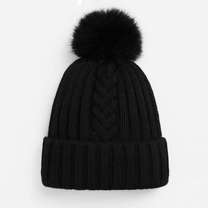 Gorro de Invierno Cálido y Grueso, Tejido con Trenzas, Protección para las Orejas, Gorro de Punto para Mujer, con Pompón - Product Image 5