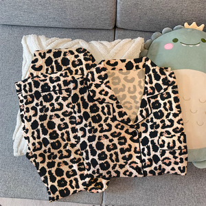 <span class=keywords><strong>Pigiama</strong></span> da Donna con Stampa Leopardata: Nuovo Stile Primavera/Autunno, Set Loungewear a Maniche Lunghe in Tessuto Stropicciato di Alta Qualità - Product Image 2