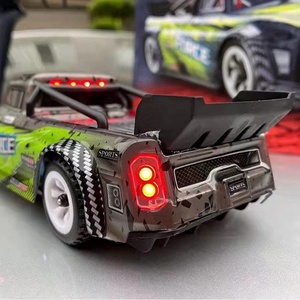 Wltoys K989 รุ่นอัพเกรด 284131 1/28 ไฟ LED 2.4G 4WD 30 กม./ชม. โครงโลหะ รถ RC ไฟฟ้าความเร็วสูงแบบออฟโรด ดริฟท์ พร้อมที่ชาร์จ - Product Image 2