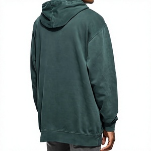 เสื้อฮู้ดผู้ชายสีเขียวเข้ม ผ้าฟลีซ 100% ผ้าฝ้าย สีพื้น แขนยาว ใส่ได้ในฤดูหนาว มีกระเป๋าหน้า - Product Image 2