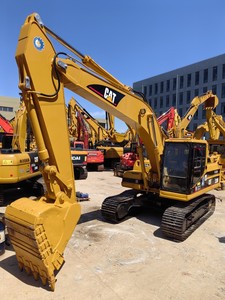 Excavatrice sur chenilles hydraulique Caterpillar CAT 320BL d'occasion en parfait état, qualité fiable, prix compétitif, à vendre - Product Image 4