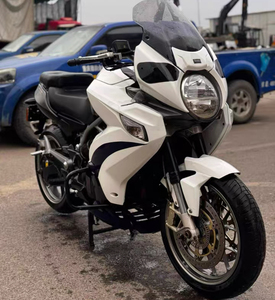 <span class=keywords><strong>Moto</strong></span> Usata da Turismo 2017 Apulia <span class=keywords><strong>850</strong></span> con Trasmissione Automatica, 10.000 Chilometri - Product Image 1