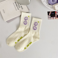 Jingwen Vente en gros Personnalité Coton Matériel Personnalisé Lettre Fluorescent Vert Sport Femmes Chaussettes