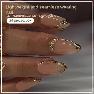 Unghie finte con bordo placcato oro dal design francese, 24 pezzi - Product Image 1