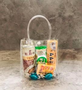 ถุงช้อปปิ้งพีวีซีใสแบบขายส่ง - ถุงพลาสติกกันน้ำสำหรับใส่ของขวัญหรืออาหาร พร้อมพิมพ์โลโก้ตามสั่ง - Product Image 1