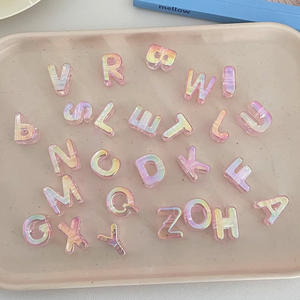 Cuentas acrílicas de letras transparentes de 6mm con agujero grande para llavero, <span class=keywords><strong>abalorios</strong></span> de bolsa con inicial de arcoíris rosa púrpura - Product Image 4