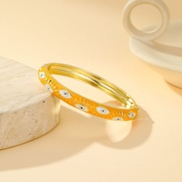 Brazalete Étnico Vintage con Esmalte Cloisonné, Diseño Floral Colorido en Aleación Chapada en Oro de 18K, Cierre a Presión para Mujer