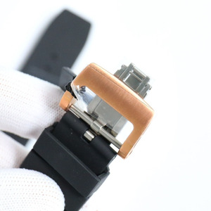 รุ่นทูร์บิญองสุดคลาสสิกที่ได้รับการยกย่องอย่างเป็นทางการแล้ว เพื่อมอบเกียรติแก่ความสามารถอันไม่มีใครเทียบของคุณ นาฬิกาจักรกล - Product Image 4