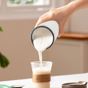 Outil de cuisine domestique alimenté par USB <span class=keywords><strong>Mousseur</strong></span> <span class=keywords><strong>à</strong></span> <span class=keywords><strong>lait</strong></span> électrique automatique et fabricant de mousse Accessoires de café <span class=keywords><strong>d</strong></span>étachables - Product Image 5