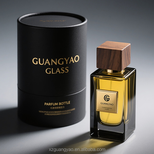 Bouteille en verre de parfum de haute qualité transparente carrée de luxe personnalisée 30ml 50ml bouteille de parfum vide sertie avec couvercle en bois - Product Image 4
